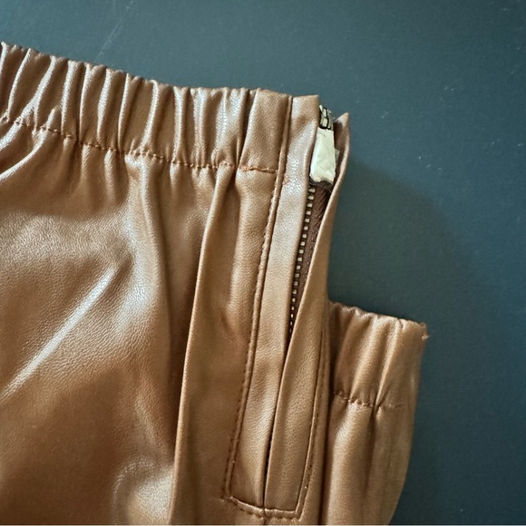 PAIGE | High Rise Pleated Mayslie Jogger - Cognac Vegan Leather, Size: 10 - Picture 8 of 10